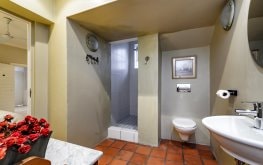 Family Unit, First Avenue Guesthouse